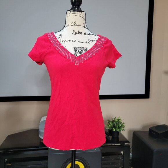 Westport 1962 Red V-Neck Top with Embellished Neckline - Size Medium - Picture 10 of 10